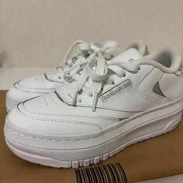 Reebok 스니커즈 23.5 통굽