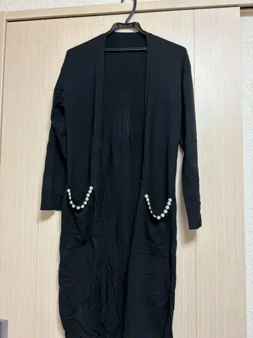 그레이스 콘티넨탈 펄 장식 블랙 롱 가디건