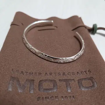 MOTO 액세서리 뱅글