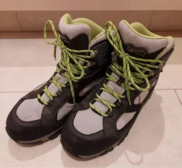 새상품급 Danner 트레킹 슈즈 (트렉 브레이저 IV 25.5cm)