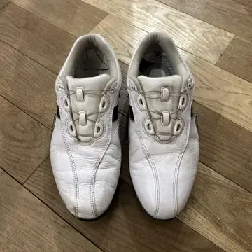 화이트 가죽 골프화 다이얼식