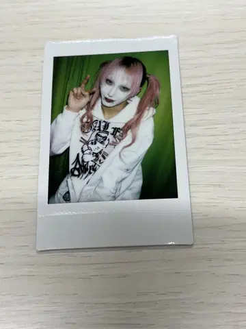 흠집 쿄우스케 폴라로이드 69
