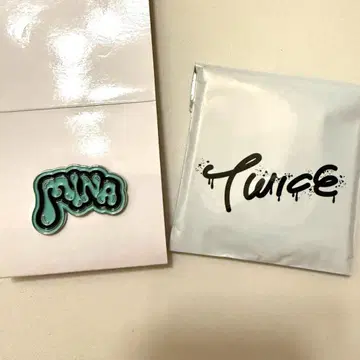 TWICE 핀 배지 미나