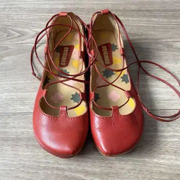CLARKS 클락스 레드 가죽 뮬