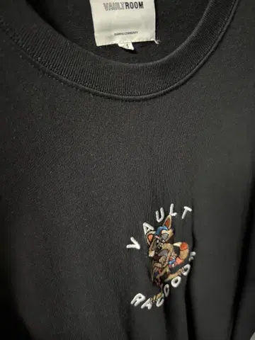 vaultroom VAULT RACCOON TEE CR