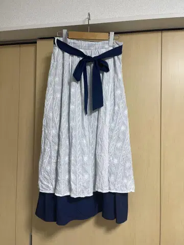 axes femme 바이컬러 레이스 코튼 스커트