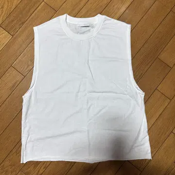 ZARA 슬리브리스 기장 컷