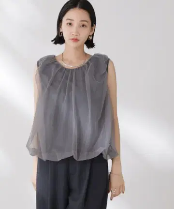 나노 유니버스 튤 레이어드 코쿤 실루엣 상의