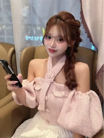 [배송비 포함] darich 미사용 새상품 홀터넥 오프숄더 트위드 상의