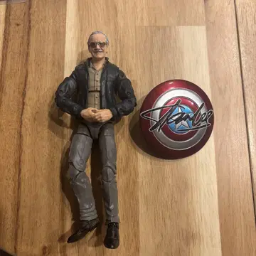 MARVEL legends 스탠 리 기념 피규어
