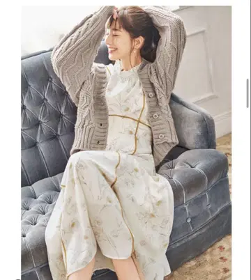 베이지 케이블 니트 가디건