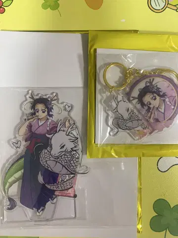 귀멸의 칼날 코쵸우 시노부 갑진년 아크릴 스탠드 & 키링 세트