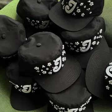 2idiots label pillbox cap pearl 6crayon