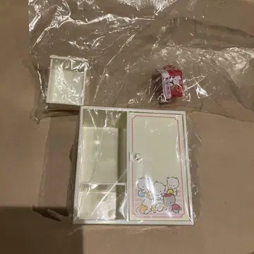 리멘트 산리오 캐릭터즈 그 시절 헬로키티와 소중한 것은 여기에