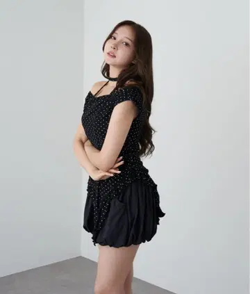 밑단 프릴 드로스트 T셔츠 Ray Cassin