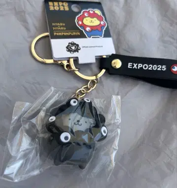 간사이 만박 한정판 블랙 미야쿠미야쿠 산리오 코스프레 키링 폼폼푸딩