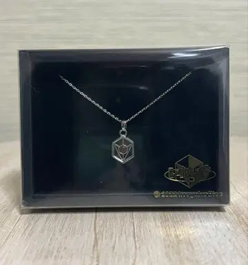 이레이스 리우라 목걸이