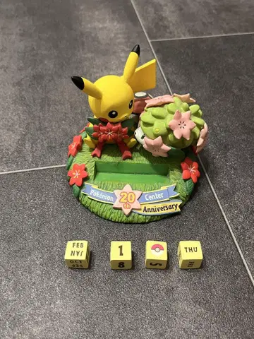 피카츄 20주년 기념 피규어 달력 한정품