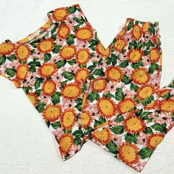 [ 알뜰 처분 SALE ] 해바라기 무늬 캐주얼 셋업