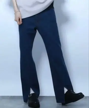HARE 센터 슬릿 플레어 데님 팬츠