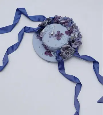 호시바코 works 칵테일 햇 캐노티에 꽃과 나비 자수가 달린 모자