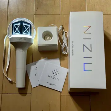 NiziU OFFICIAL LIGHT STICK 응원봉