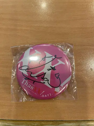 LISA 사인 포함 캔뱃지 아니사마