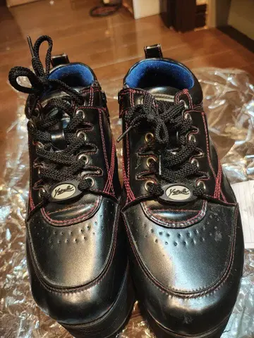 요스케 통굽 스니커즈