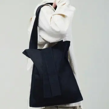 MARY INSIDE OUT TOTE M itti 이치