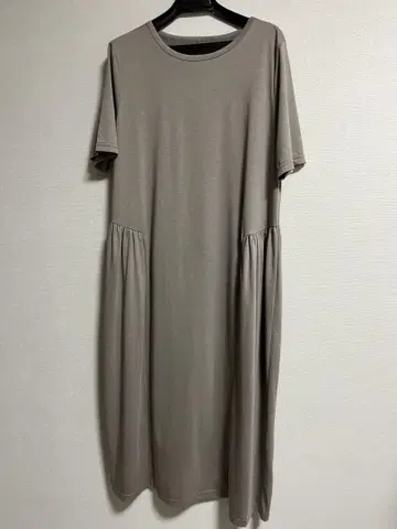베이지 반팔 롱 원피스 개더