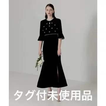 LEJA 비쥬 펄 버튼 벨로아풍 슬릿 머메이드 실루엣 원피스