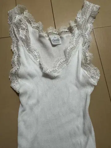 오스카리토 코튼 레이스 탱크탑 화이트