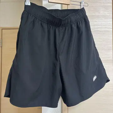 볼러홀릭 블랙 숏팬츠 허리밴딩 CITY