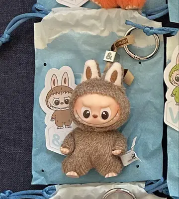 러브브 PIN FOR LOVE 봉제 인형 펜던트 알파벳