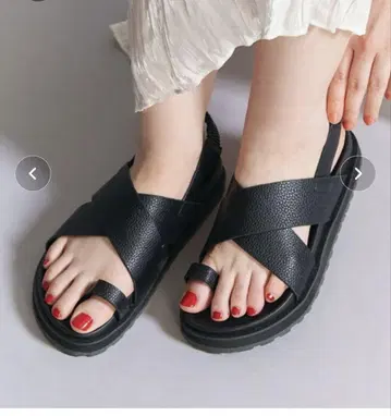 빅 크로스 백 스트랩 샌들