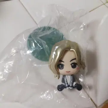 피규어 금발 캐릭터