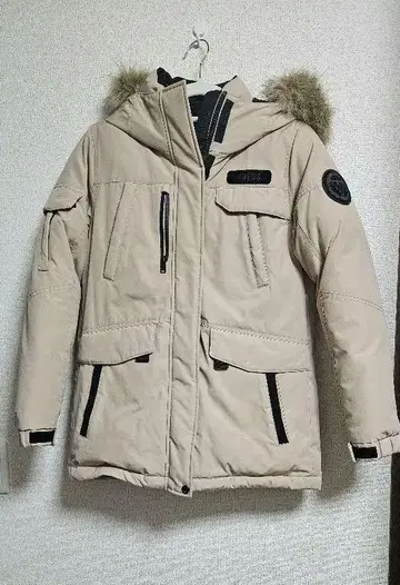 게스 GUESS 다운 자켓 xs size
