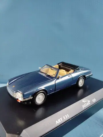 디테일카즈 1/43 재규어 XJ-S 오픈 1975