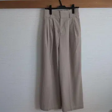 로페피크닉 새상품 UV컷 베이지 와이드 팬츠