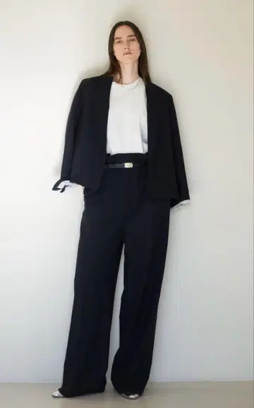 [새상품] ebure 25SS 트로피컬 울 자켓 네이비 38