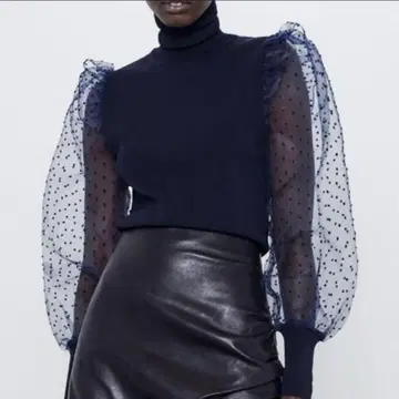 [ ZARA ] 터틀넥 시어 상의 M