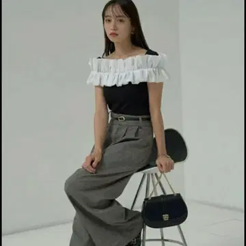 snidel 디자인 프릴 니트탑 오프숄더 (BLK-F)