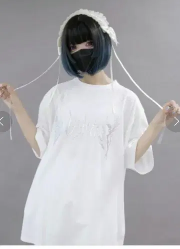 [ 새상품 미착용 ] Whinny 이게 읽혔다면 천재 T 화이트
