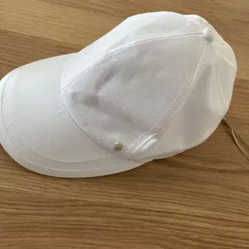 헬렌 카민스키 화이트 캡