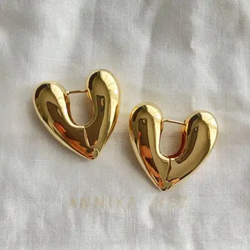 아니카이네즈 하트 후프 귀걸이 골드