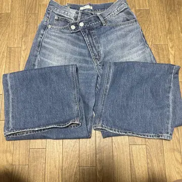 CROSS WAIST WIDE STRAIGHT MOUSSY 사이즈 2