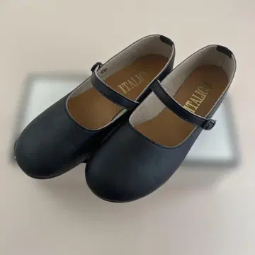ITALICO 펌프스 스트랩 블랙 23.5cm