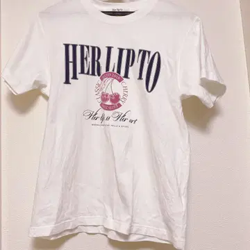 Her lip toClassic Cherry 티 셔츠