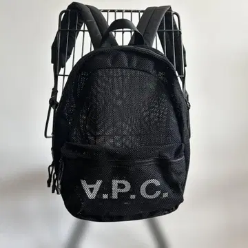 A.P.C. 아페쎄 메쉬 백팩