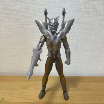 울트라 액션 피규어 울티메이트 샤이닝 울트라맨 제로